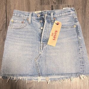 Women’s Levi’s jean skirt size 24